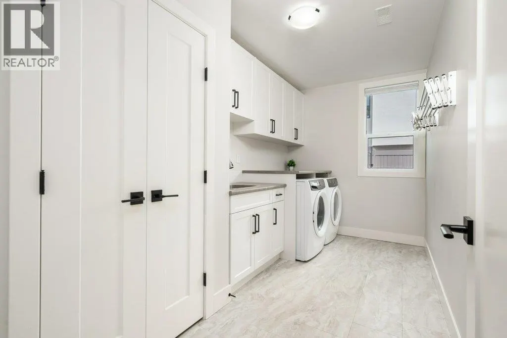 631 Mt Ida Crescent
