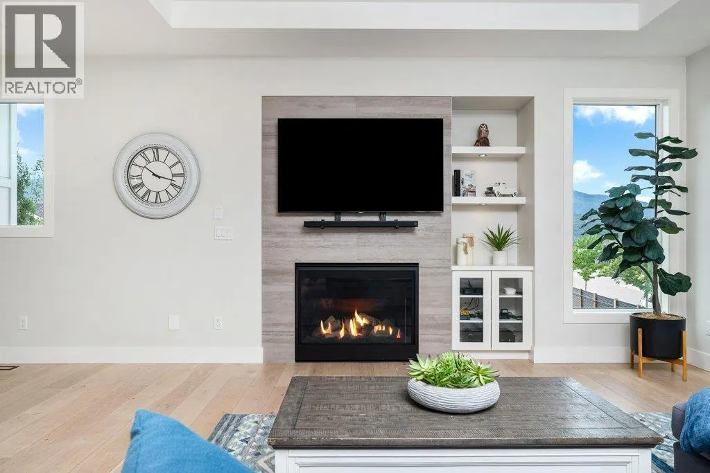 631 Mt Ida Crescent
