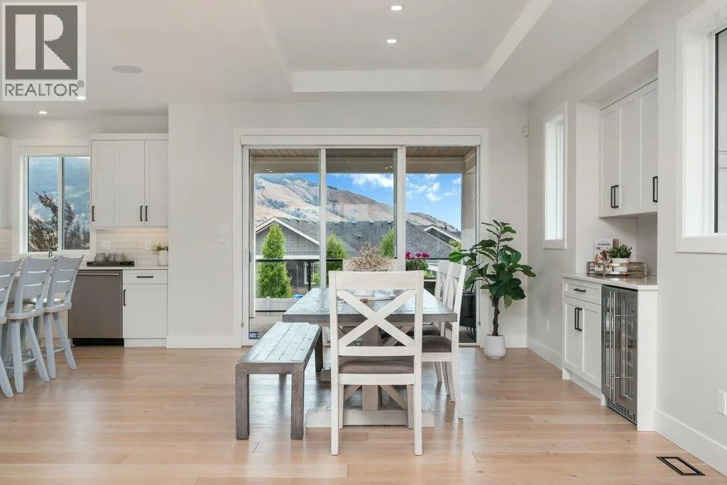631 Mt Ida Crescent