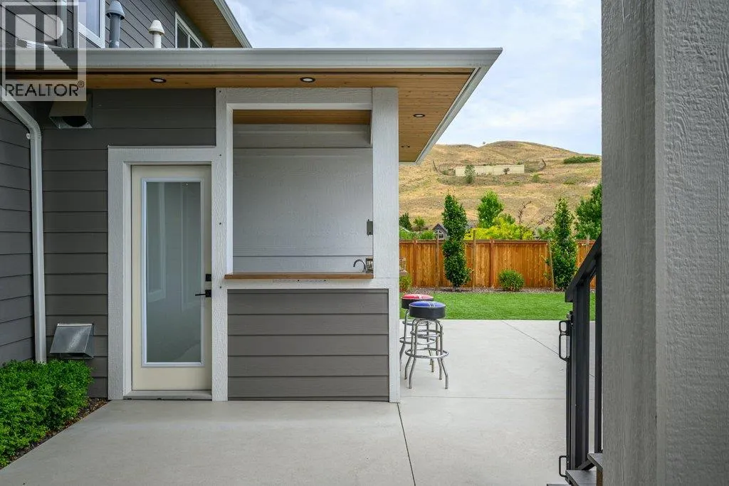 631 Mt Ida Crescent