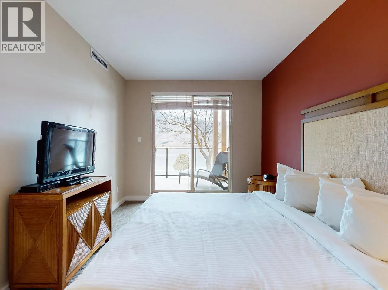 15 PARK Place Unit# 14