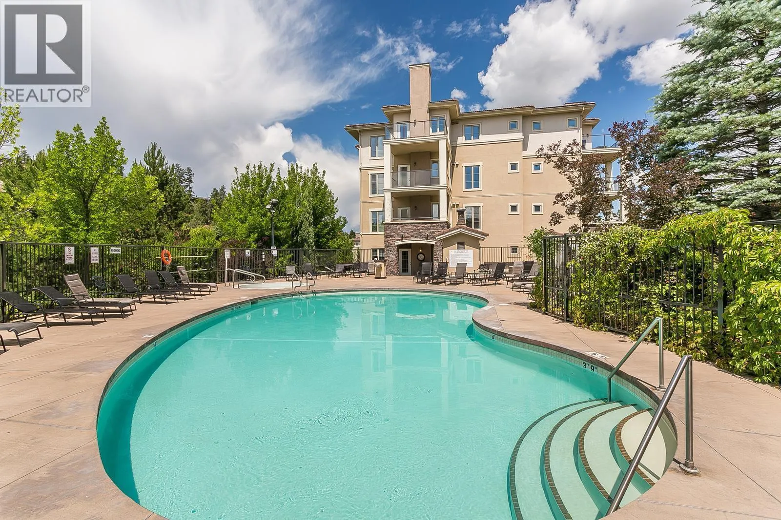 1875 Country Club Drive Unit# 1318