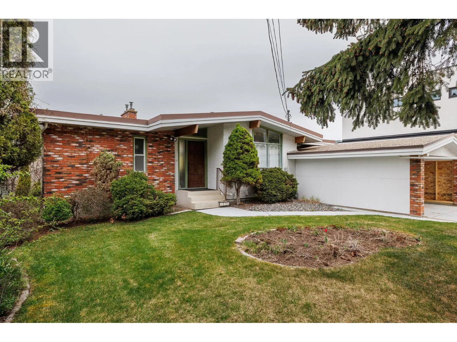 8291 Okanagan Landing Road