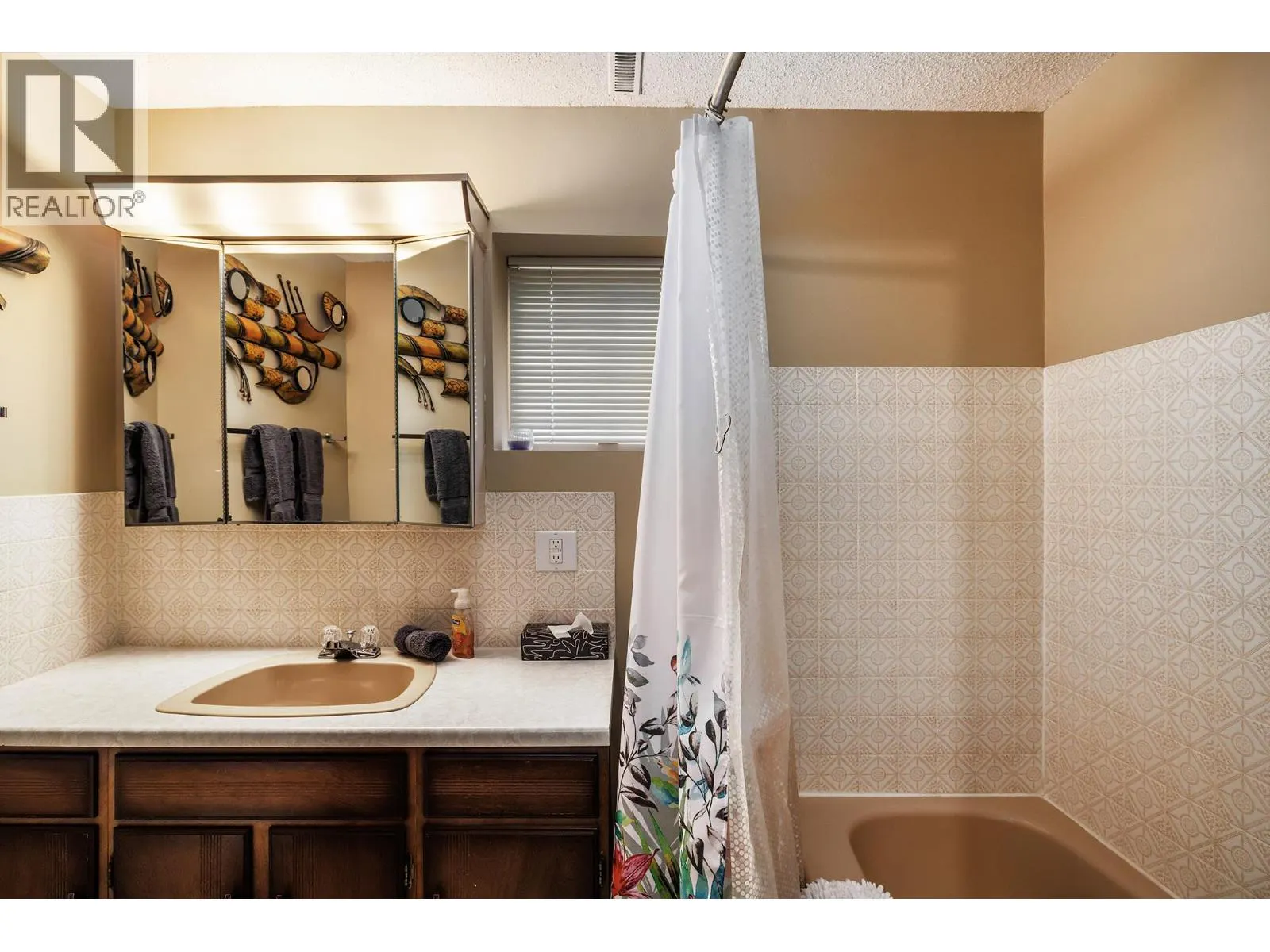 8291 Okanagan Landing Road