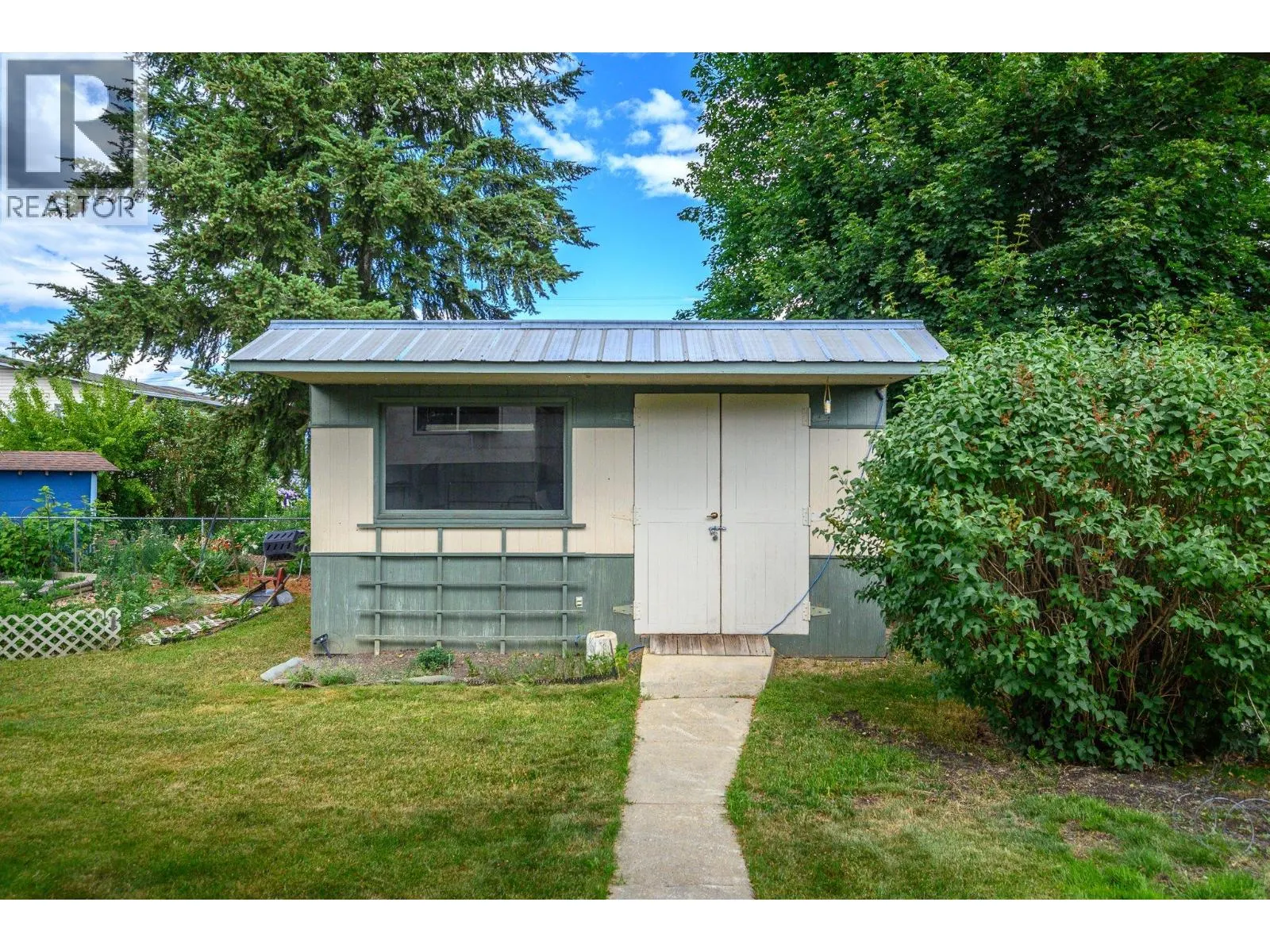 211 Larsen Avenue