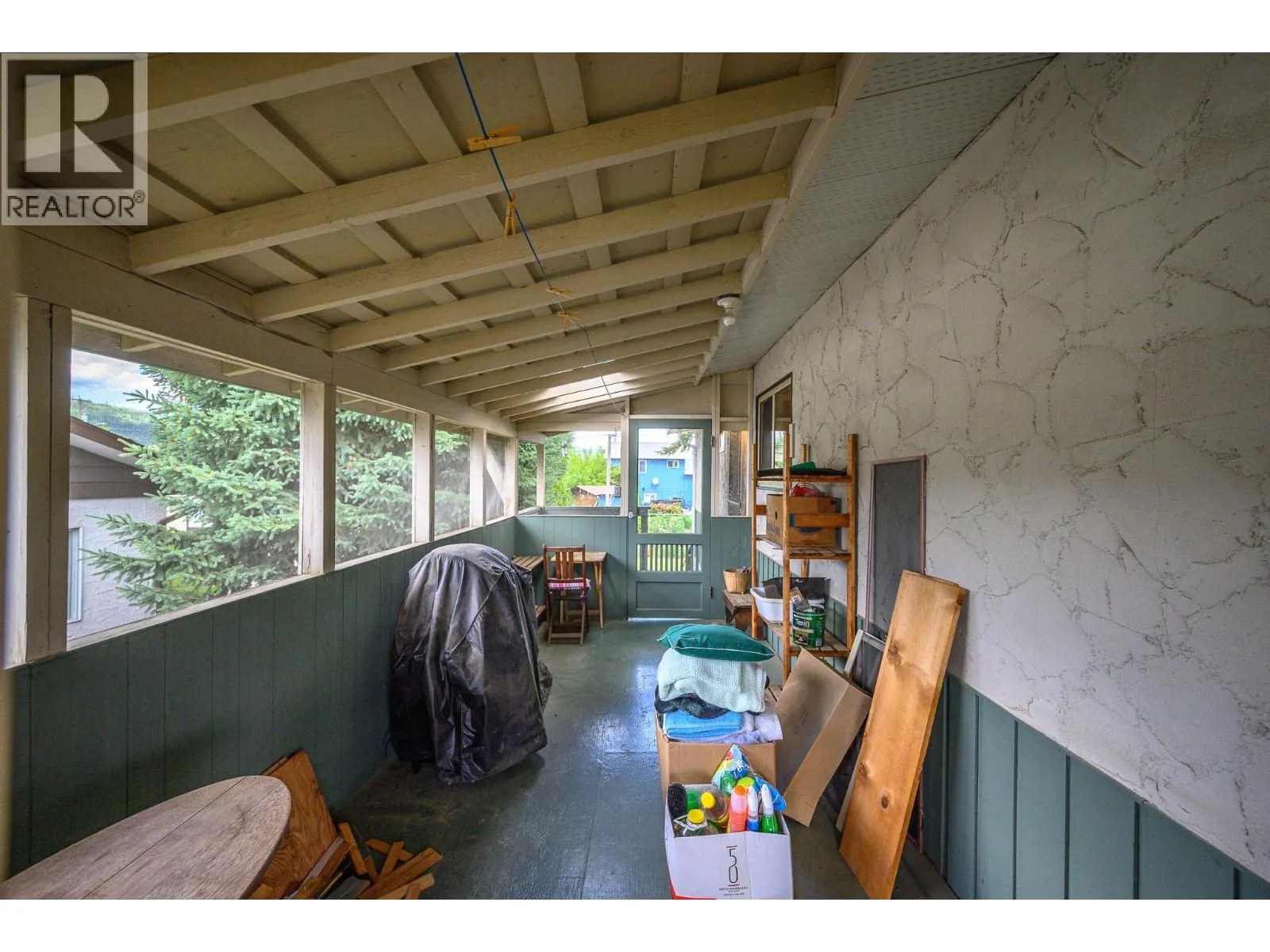 211 Larsen Avenue