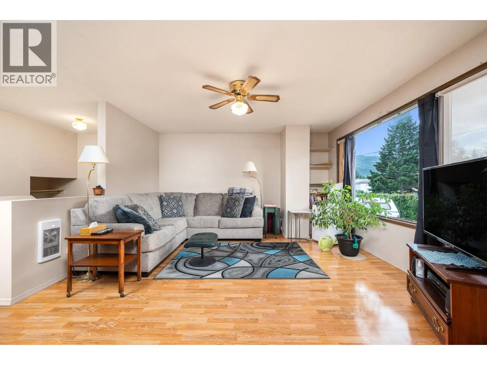 211 Larsen Avenue