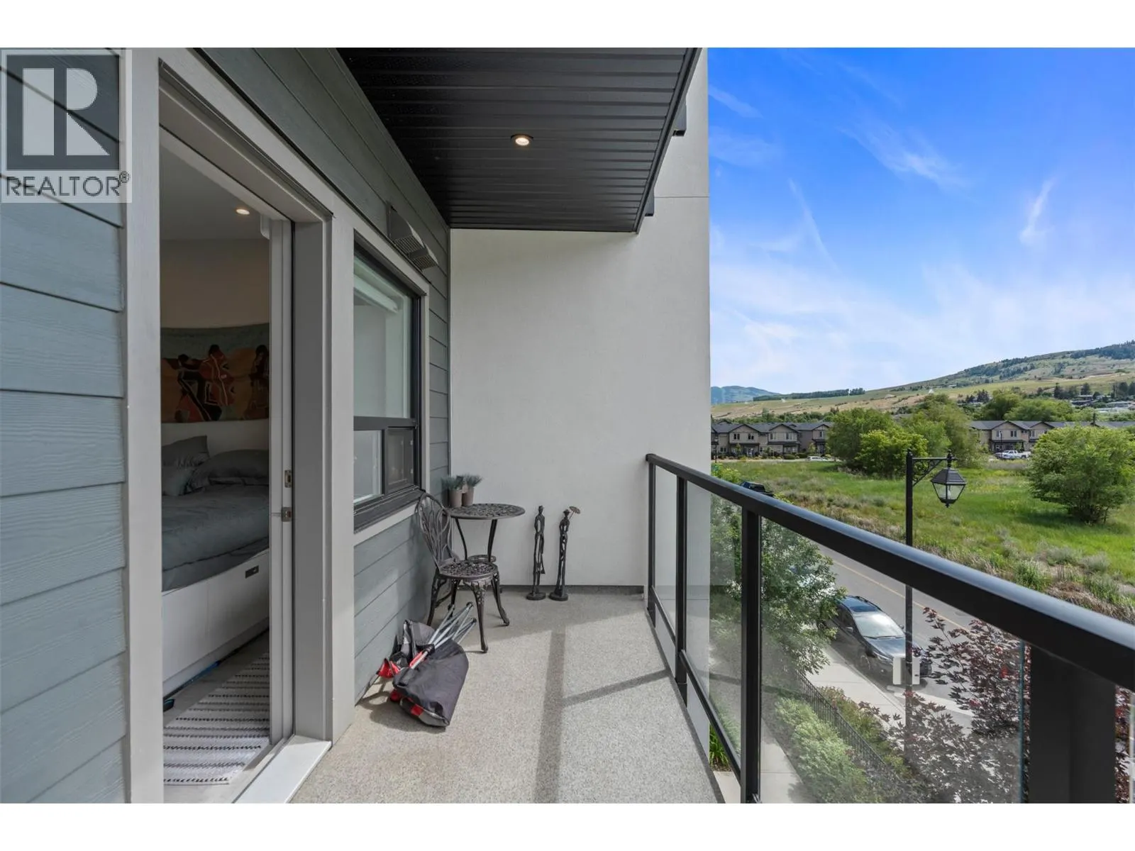 2555 Lakeshore Road Unit# 303