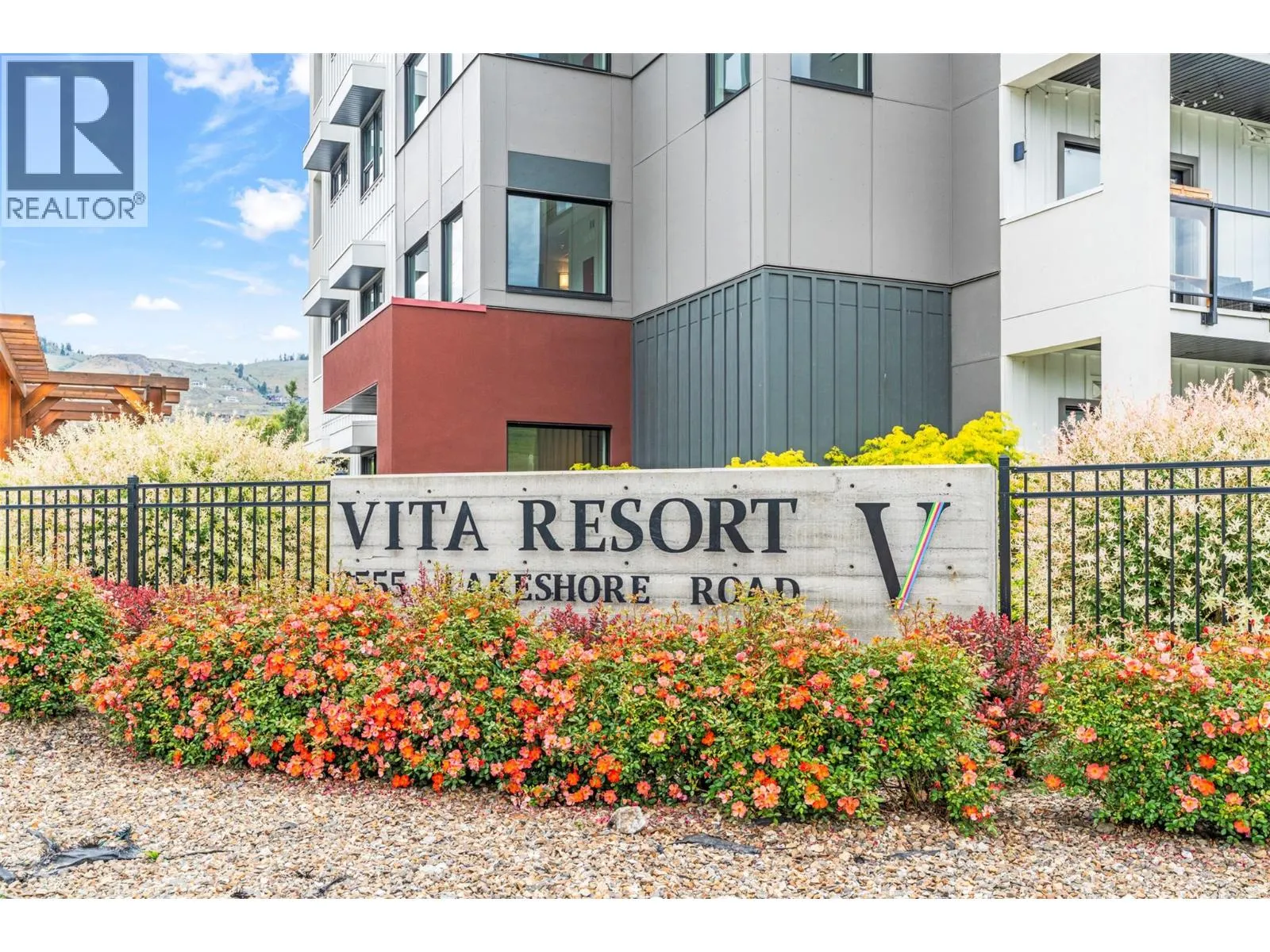 2555 Lakeshore Road Unit# 303
