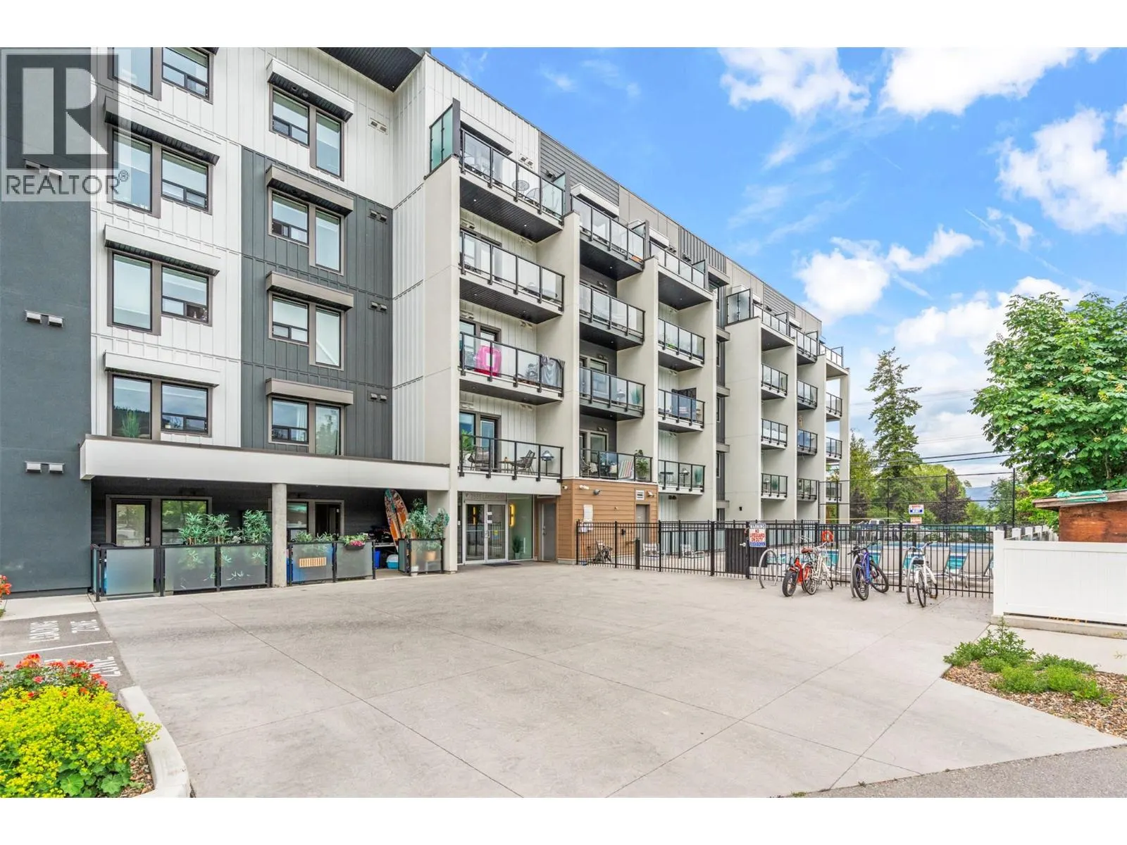 2555 Lakeshore Road Unit# 303