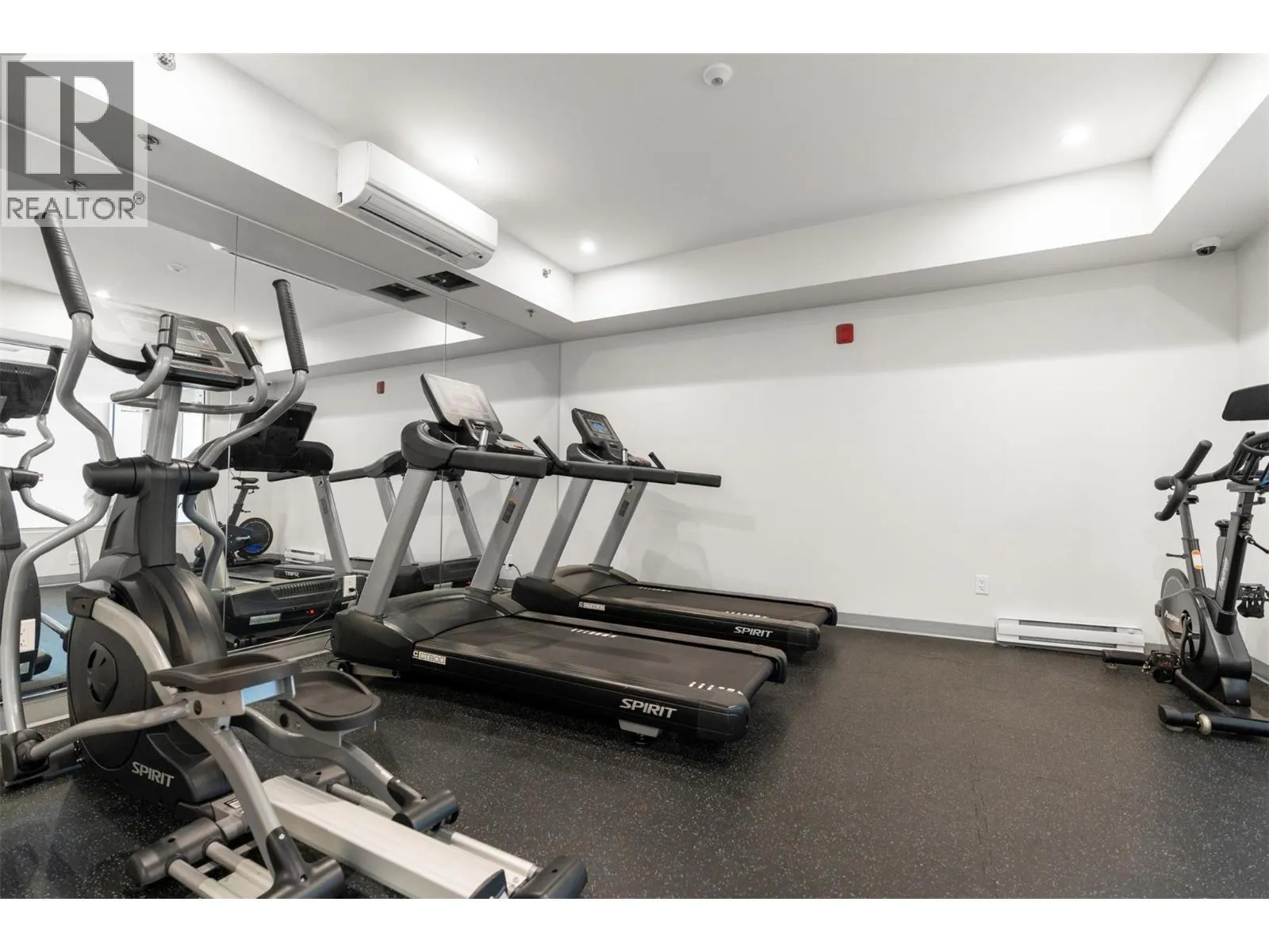 2555 Lakeshore Road Unit# 303