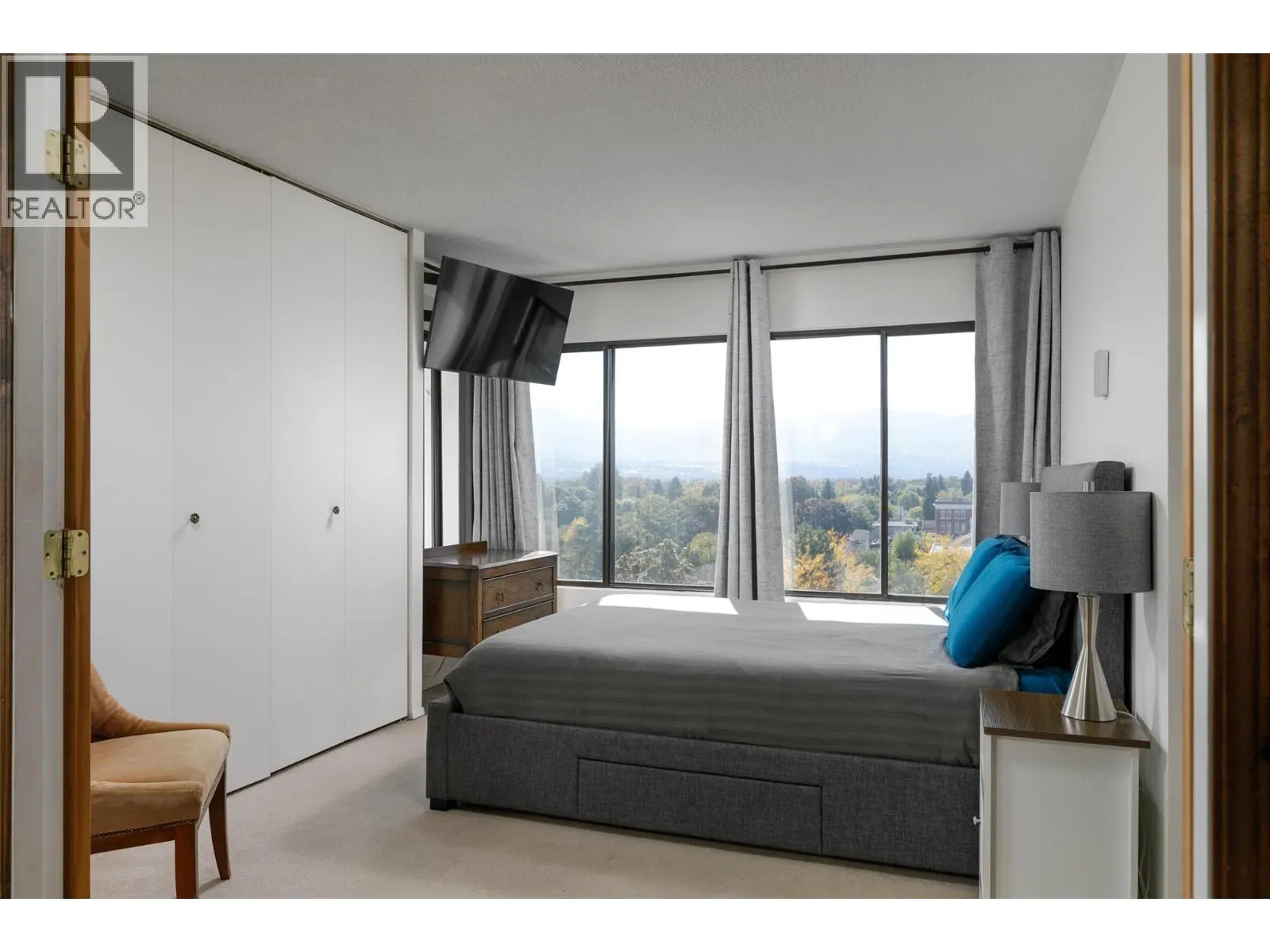 737 Leon Avenue Unit# 807