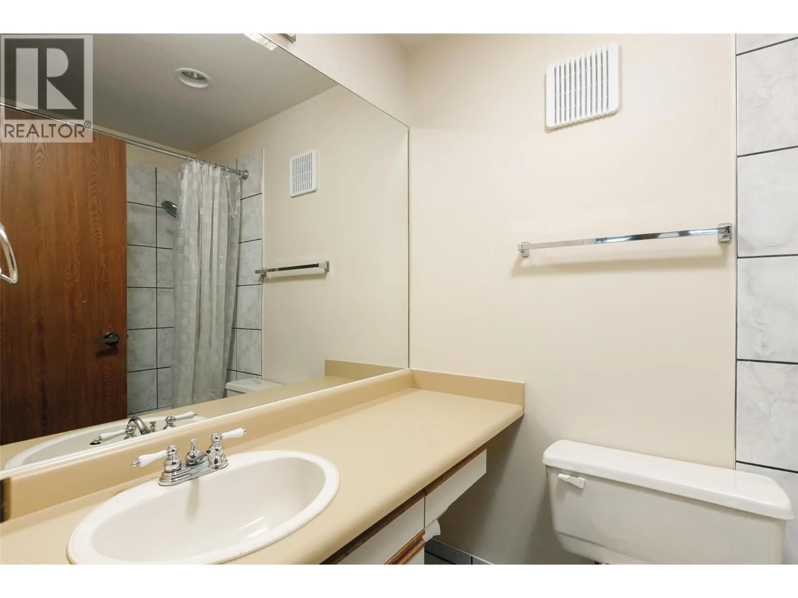 737 Leon Avenue Unit# 807