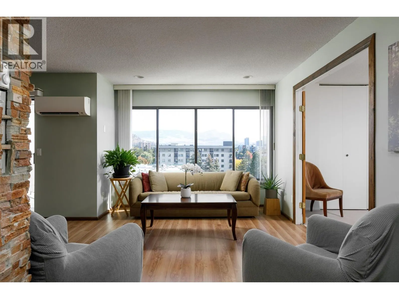 737 Leon Avenue Unit# 807
