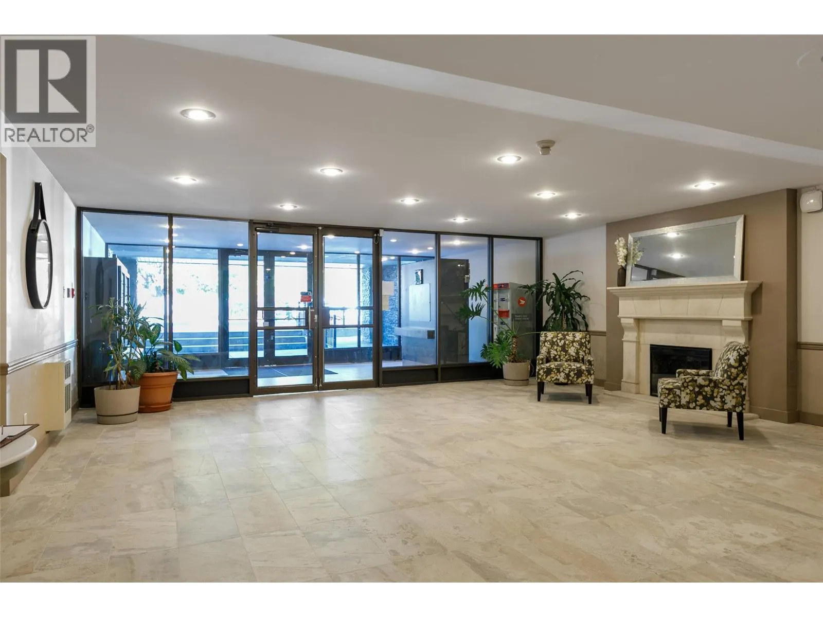737 Leon Avenue Unit# 807