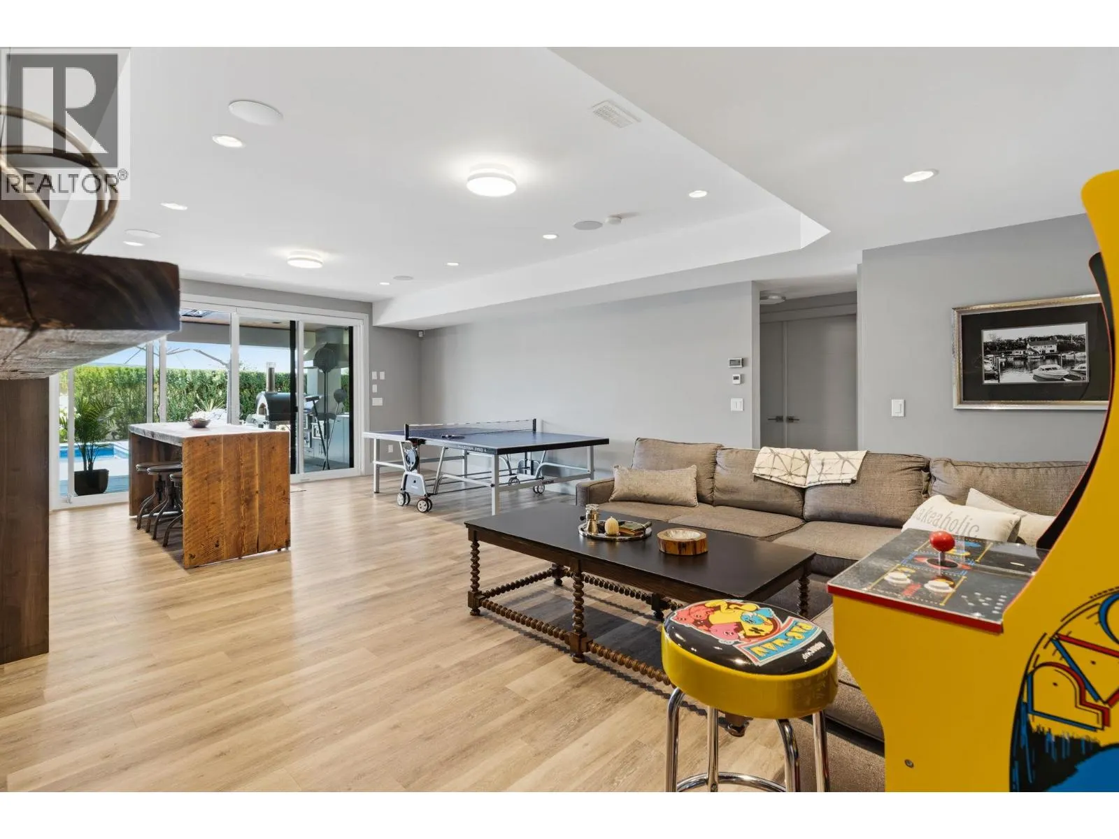 3350 Vineyard View Drive