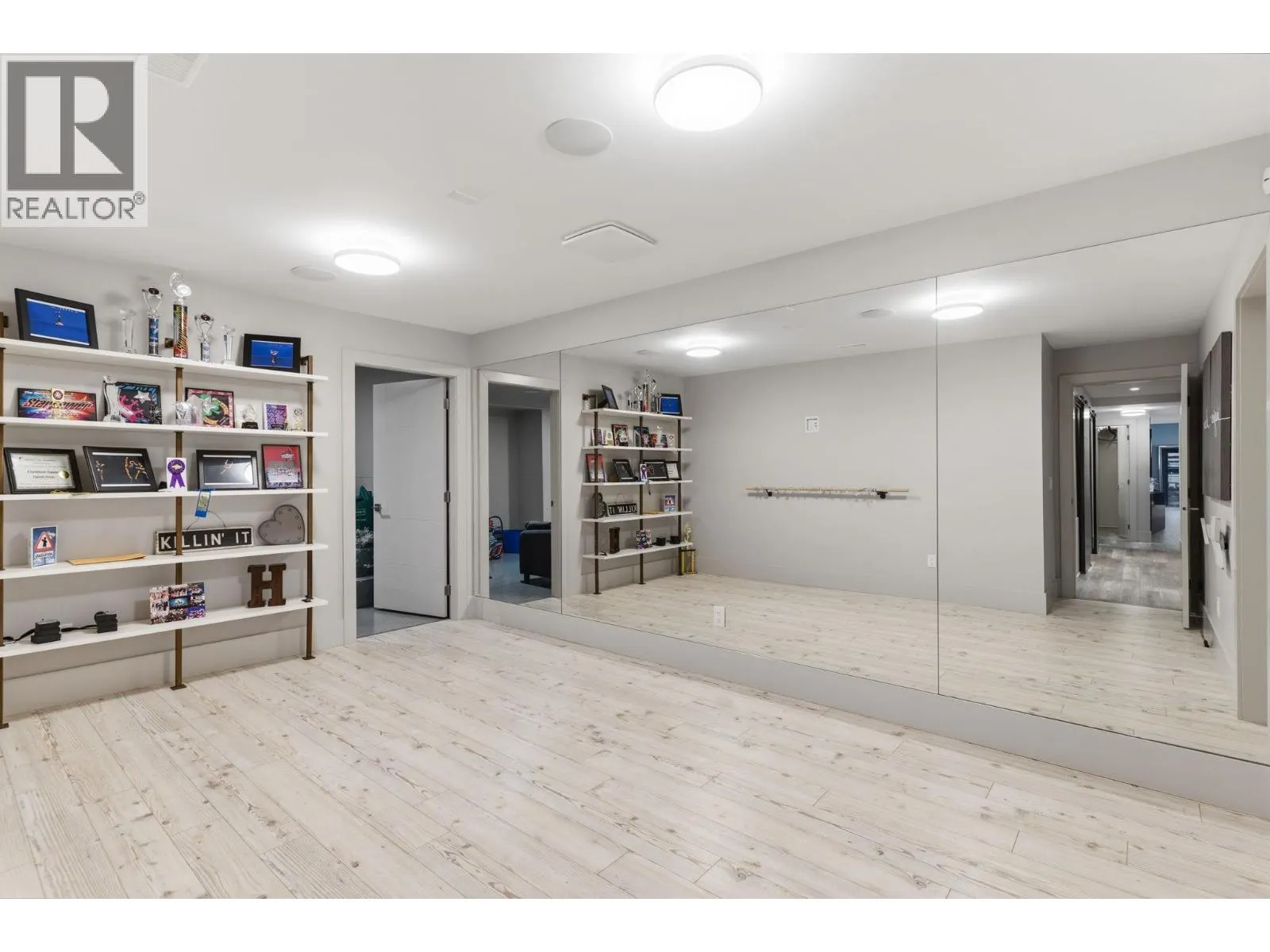 3350 Vineyard View Drive