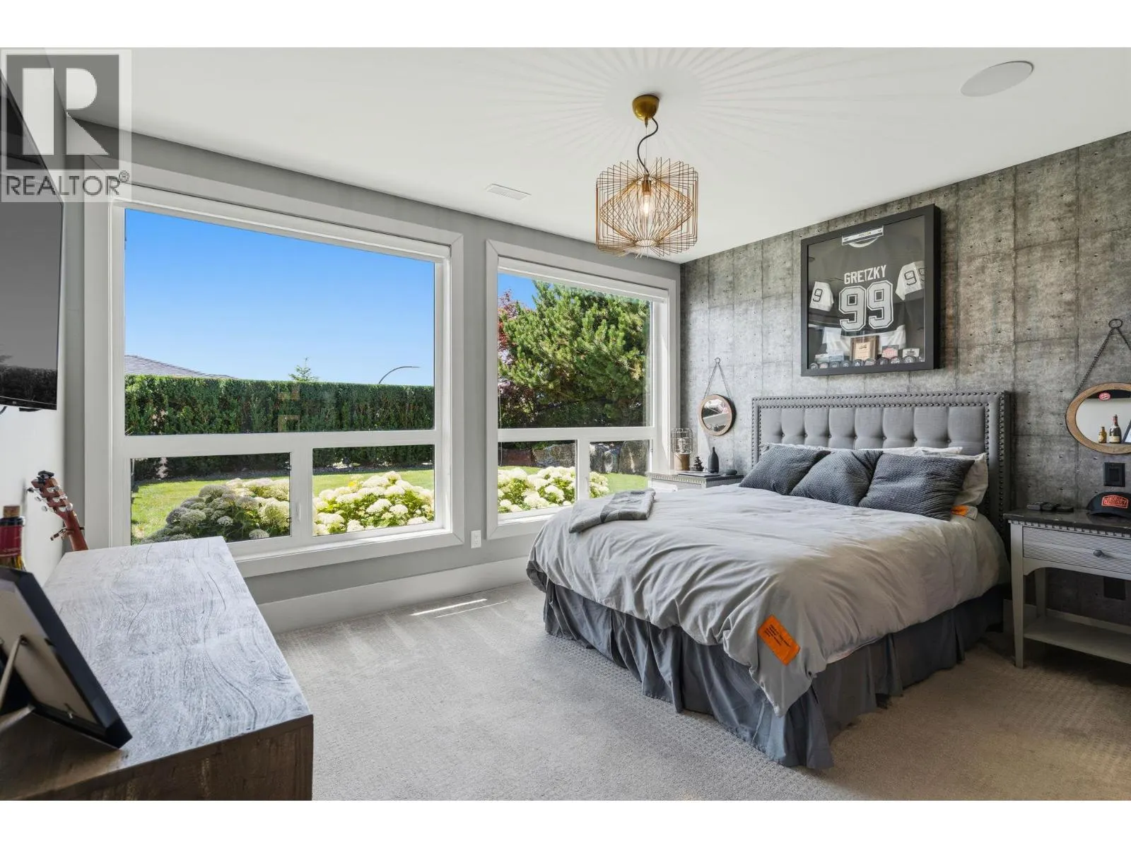3350 Vineyard View Drive