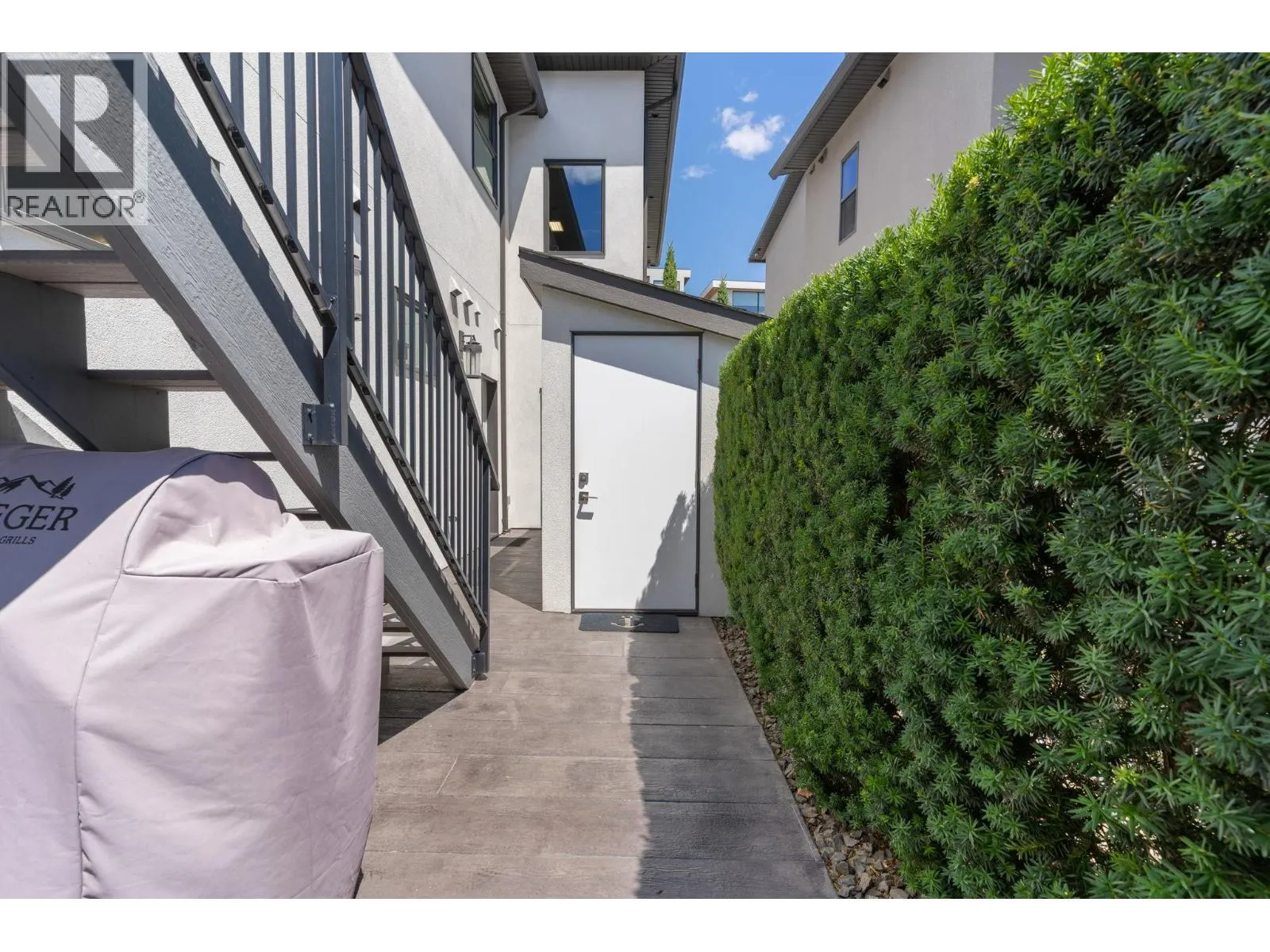 3350 Vineyard View Drive