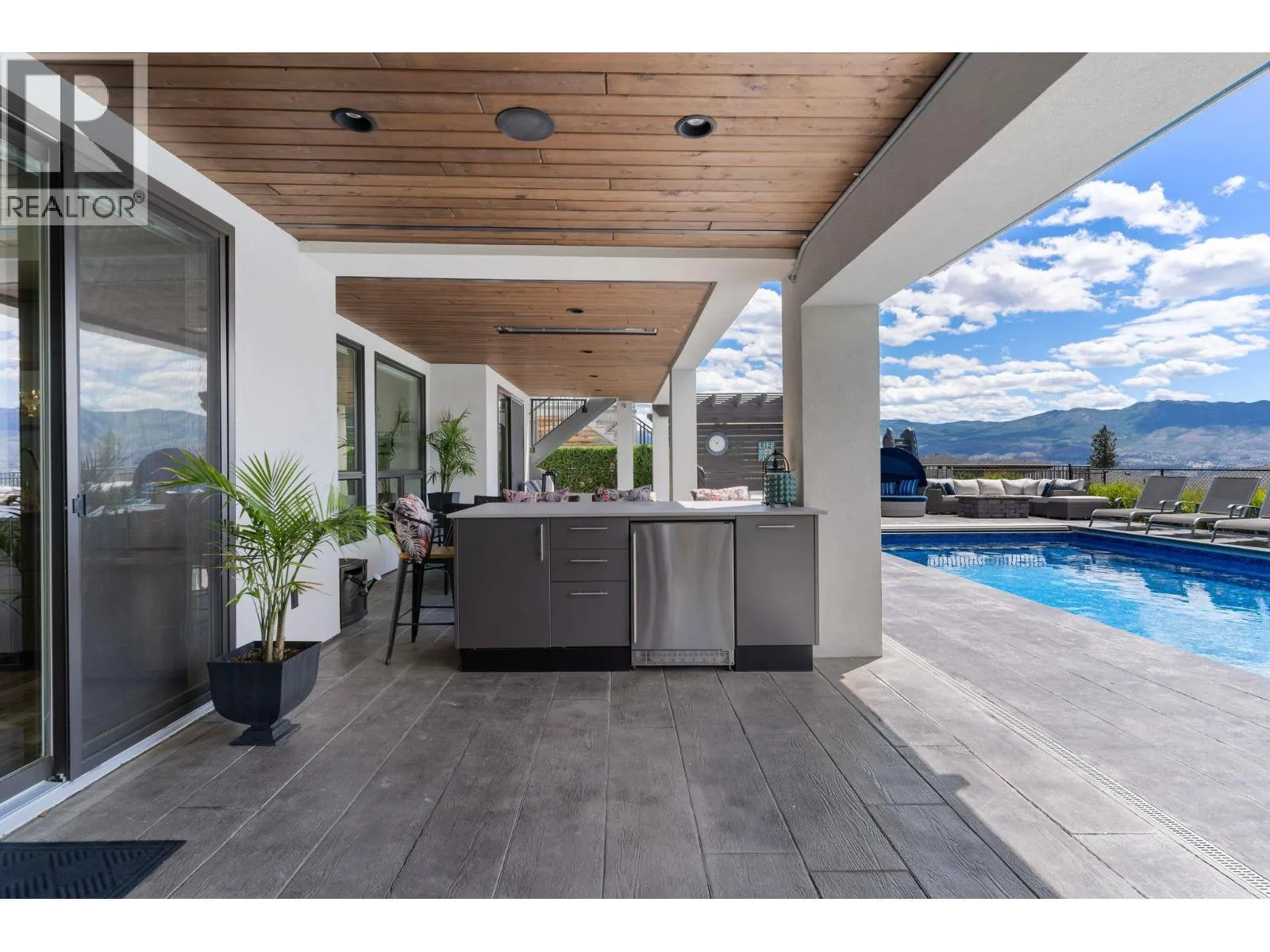 3350 Vineyard View Drive