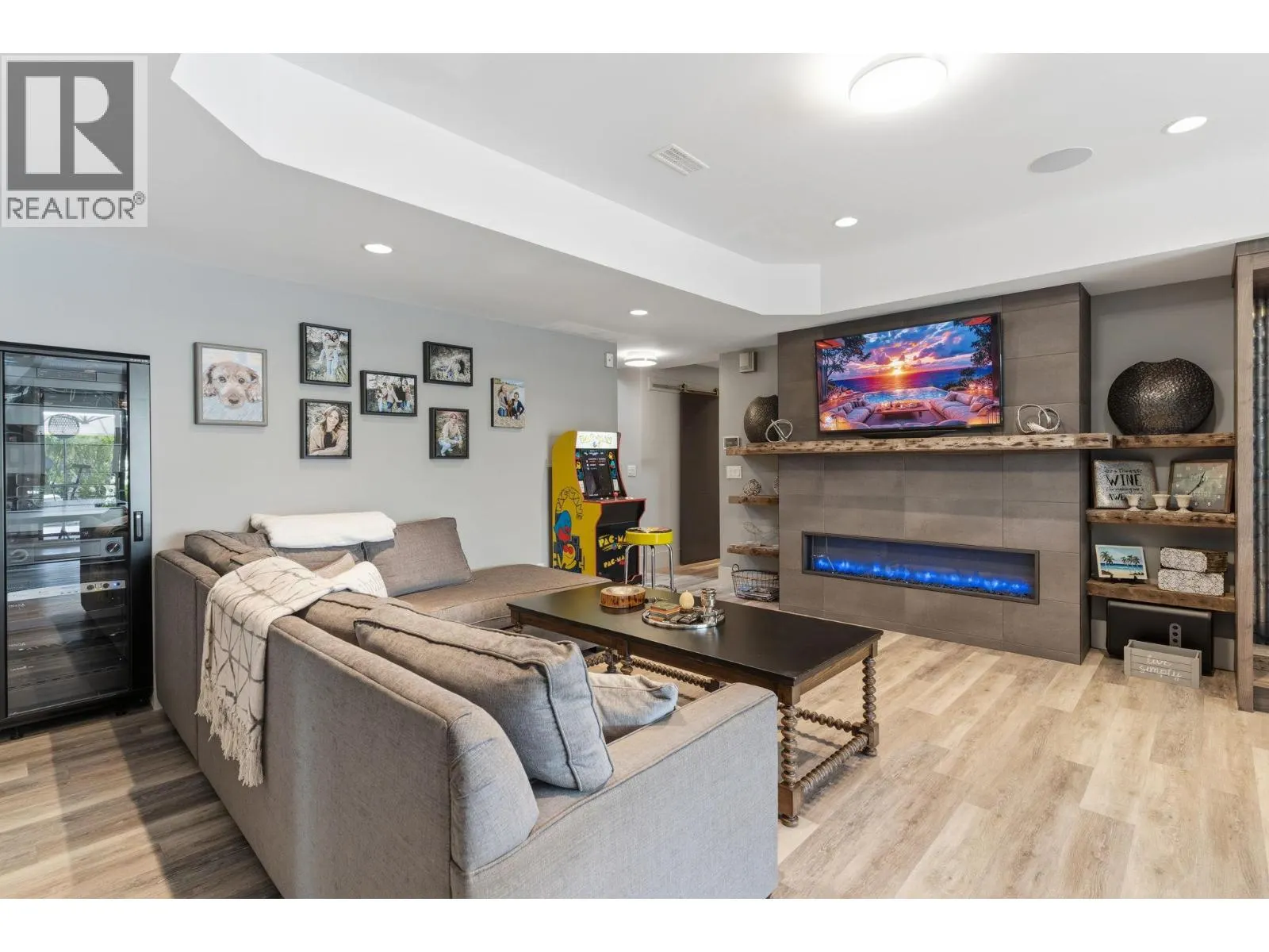 3350 Vineyard View Drive