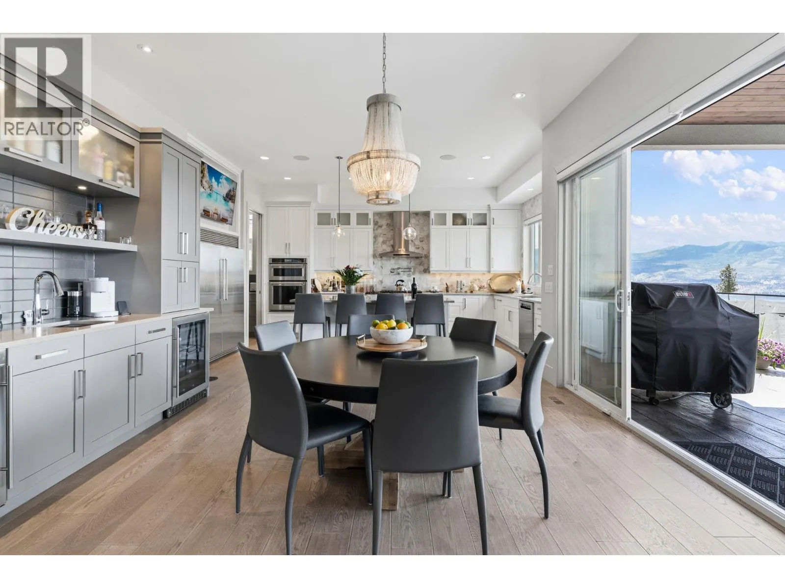 3350 Vineyard View Drive