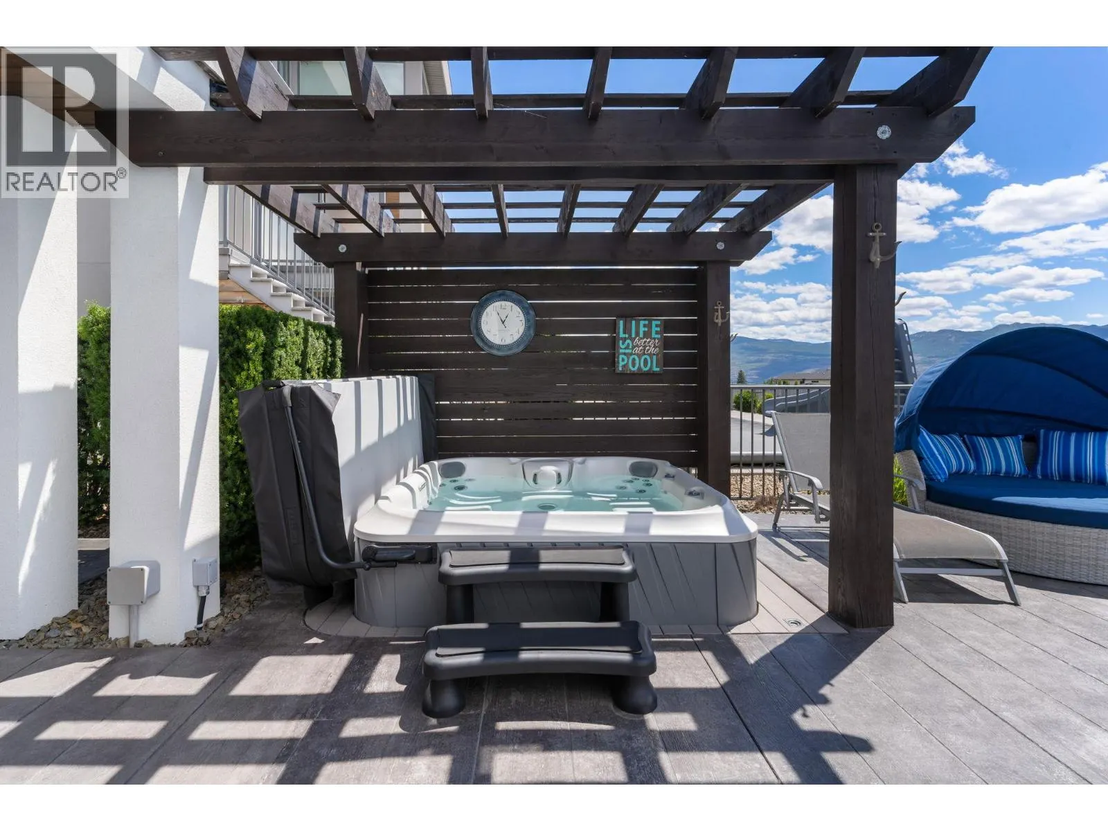 3350 Vineyard View Drive