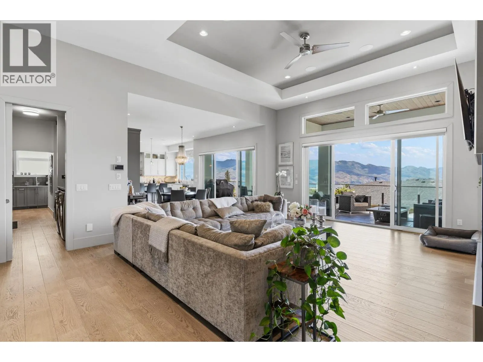3350 Vineyard View Drive