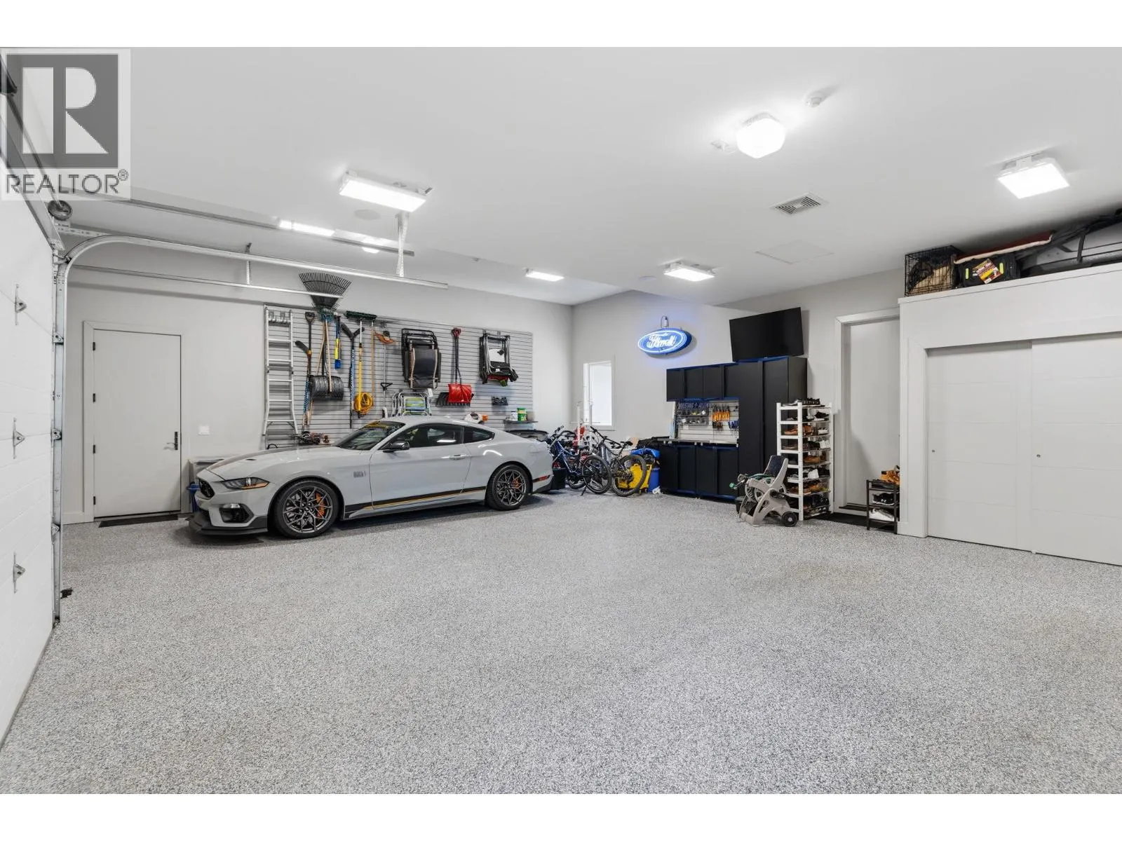 3350 Vineyard View Drive