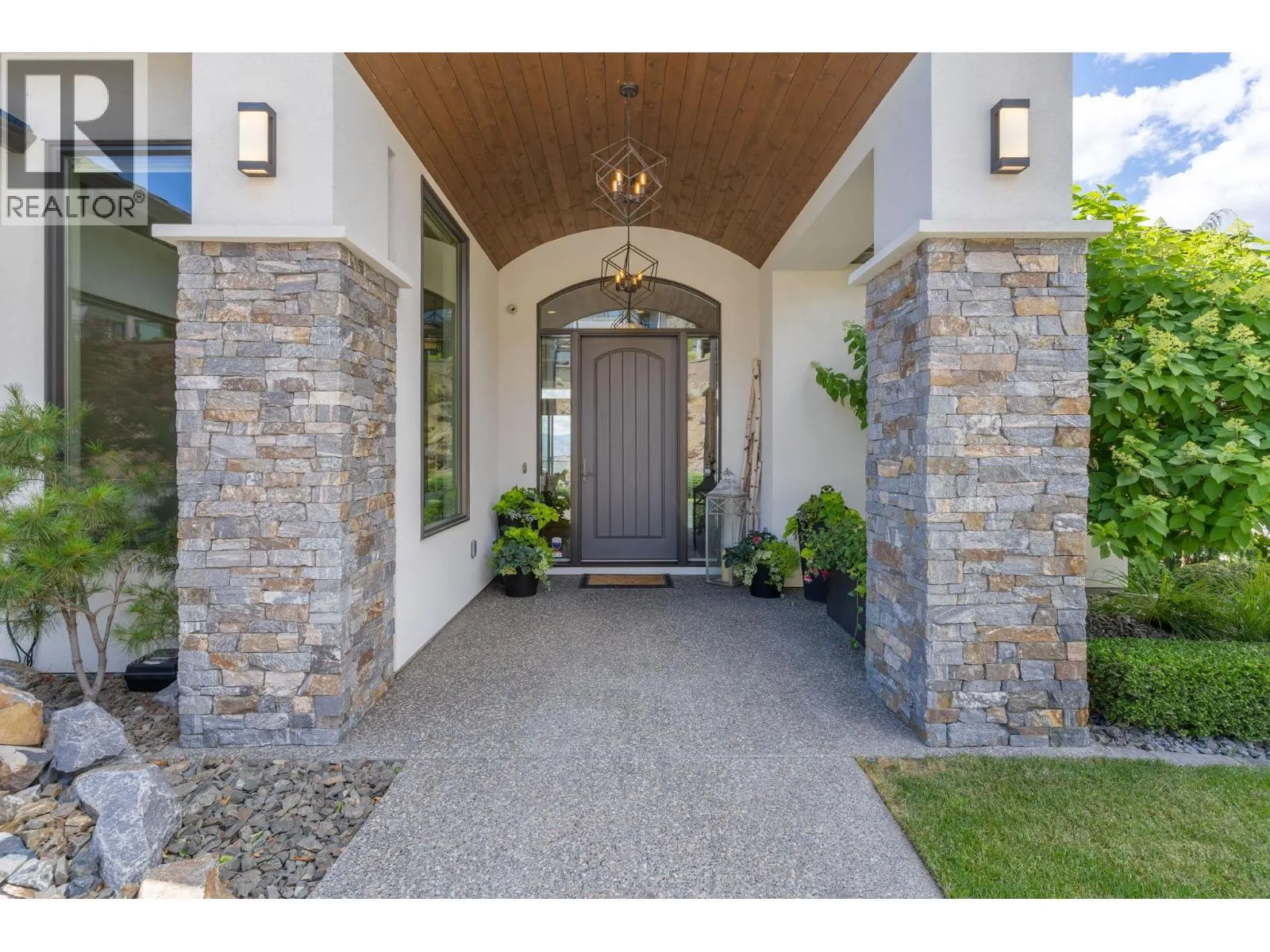 3350 Vineyard View Drive