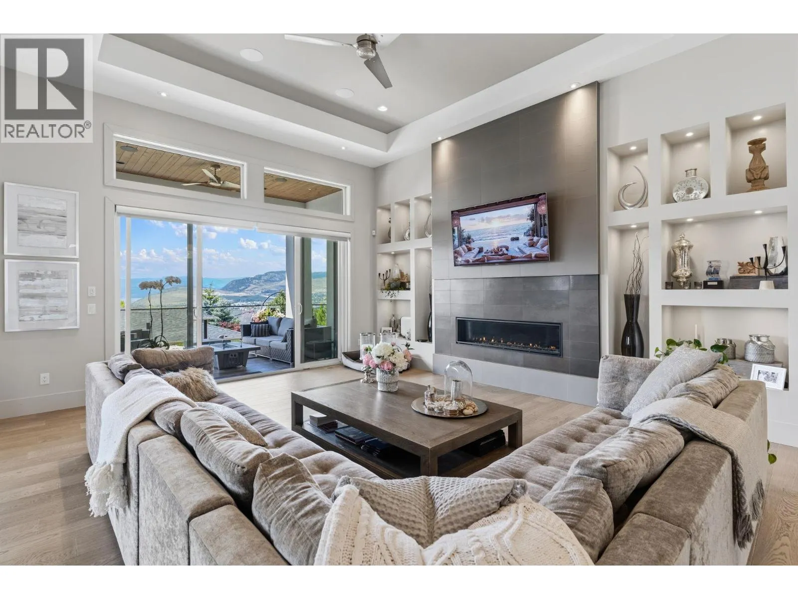 3350 Vineyard View Drive