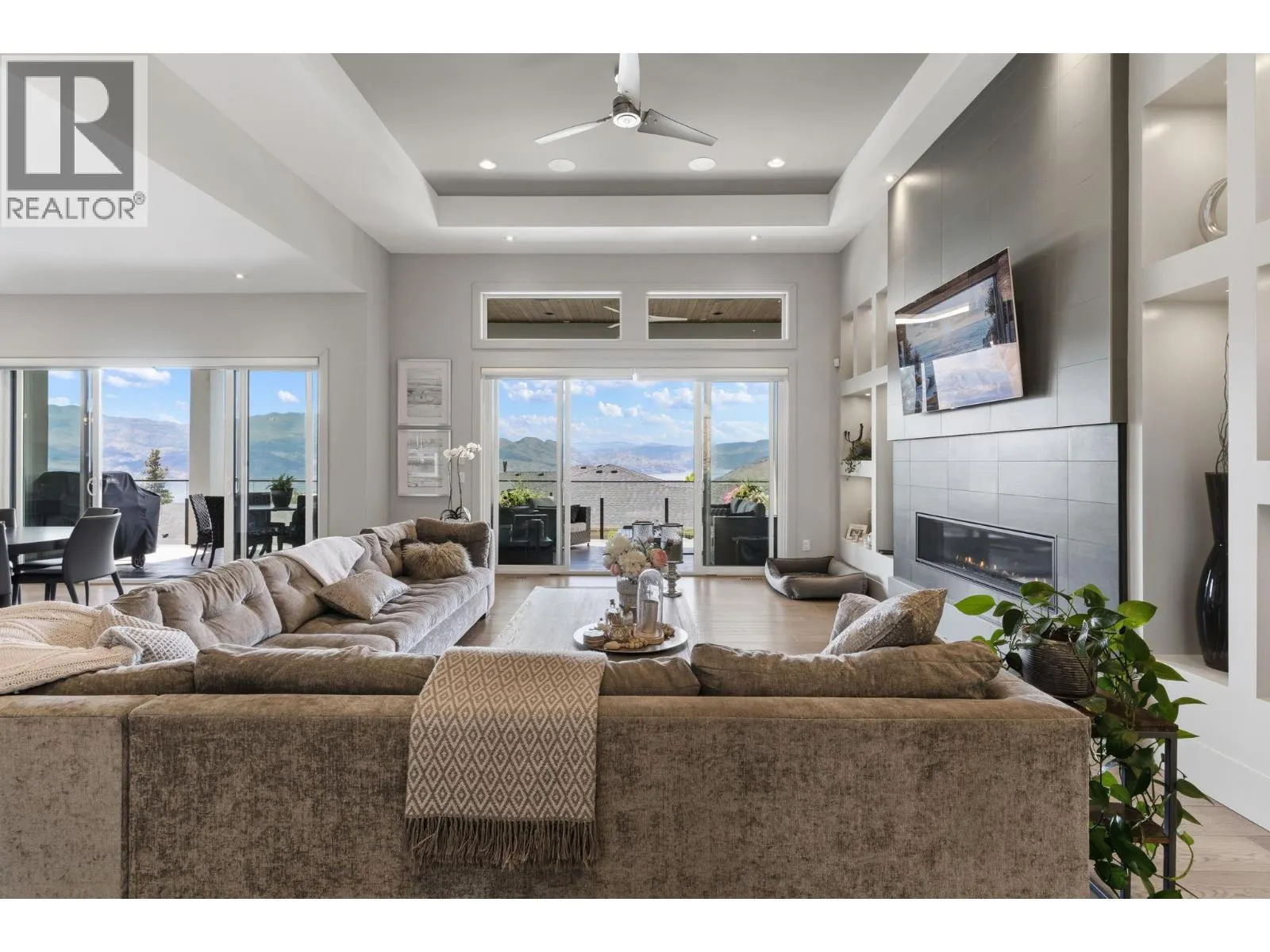 3350 Vineyard View Drive