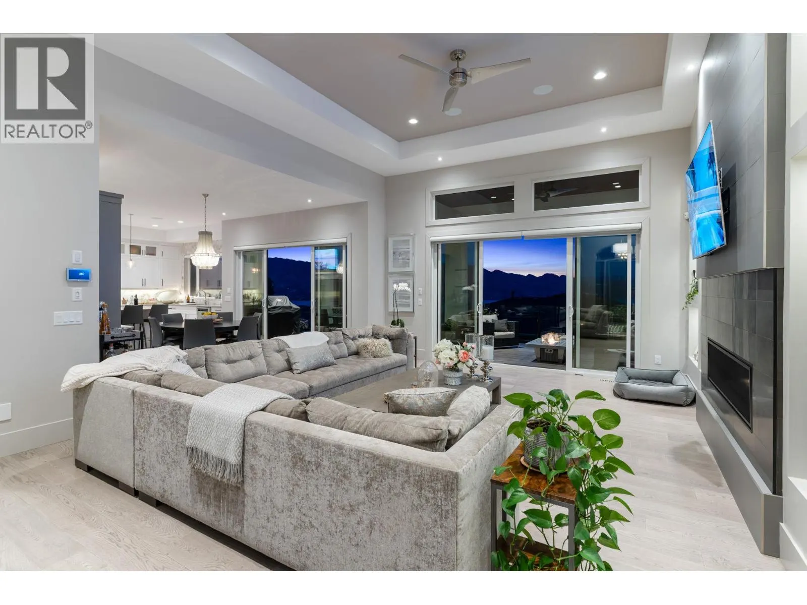 3350 Vineyard View Drive