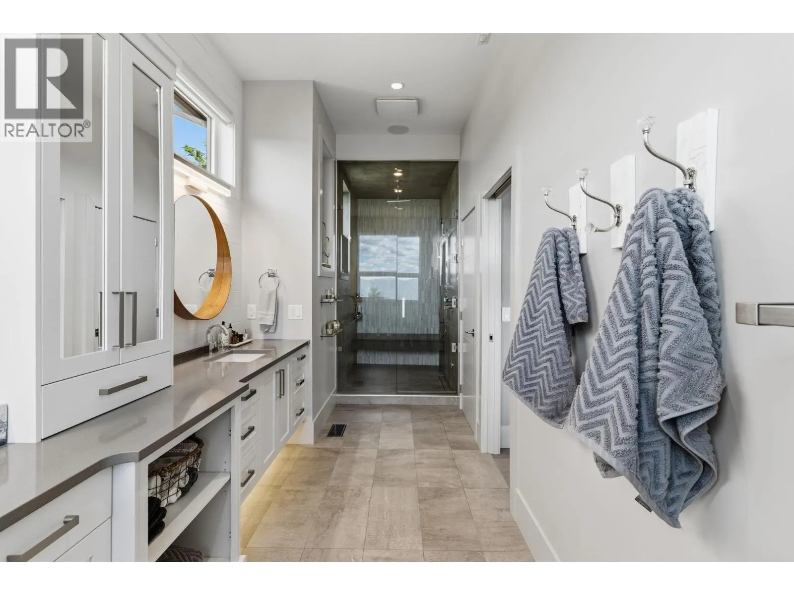 3350 Vineyard View Drive