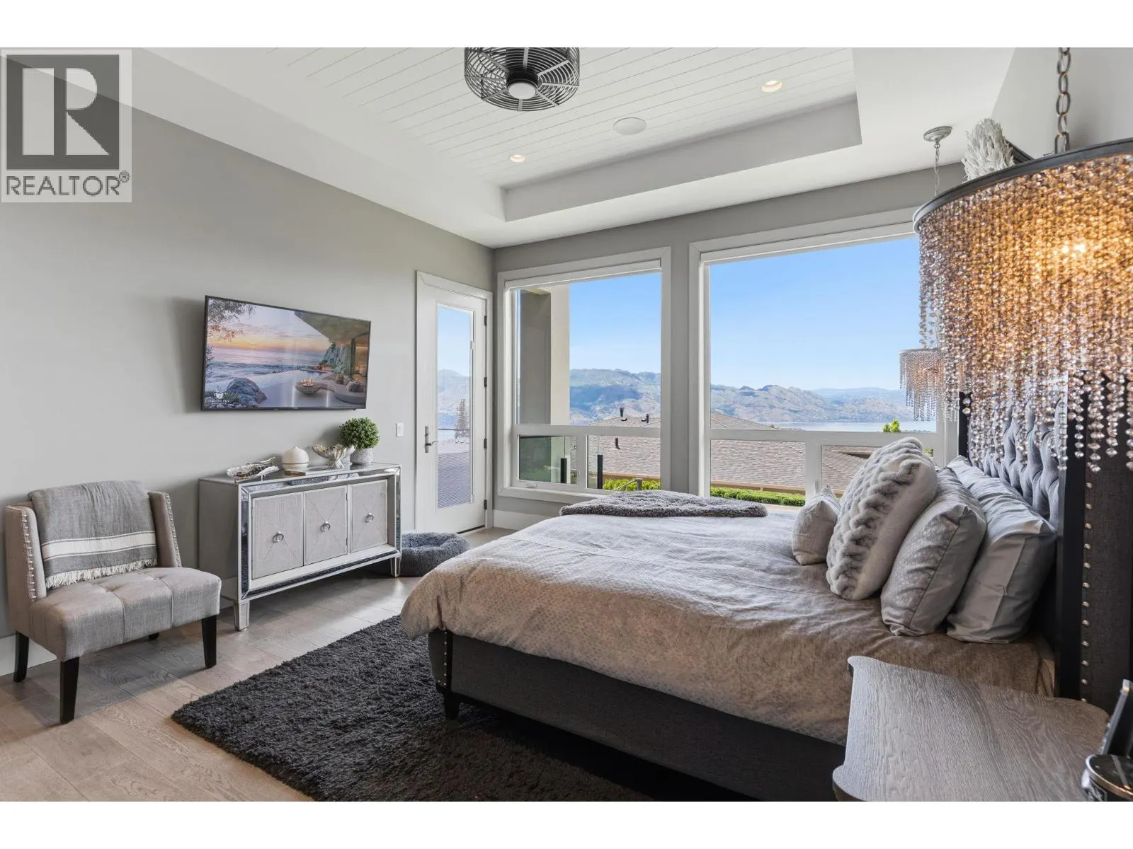 3350 Vineyard View Drive