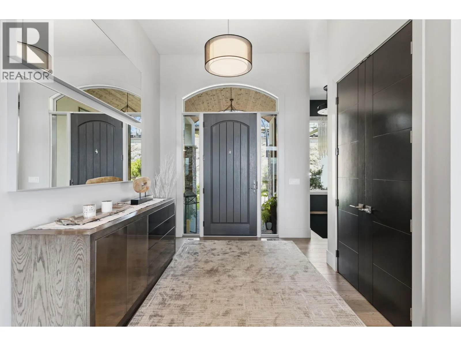 3350 Vineyard View Drive