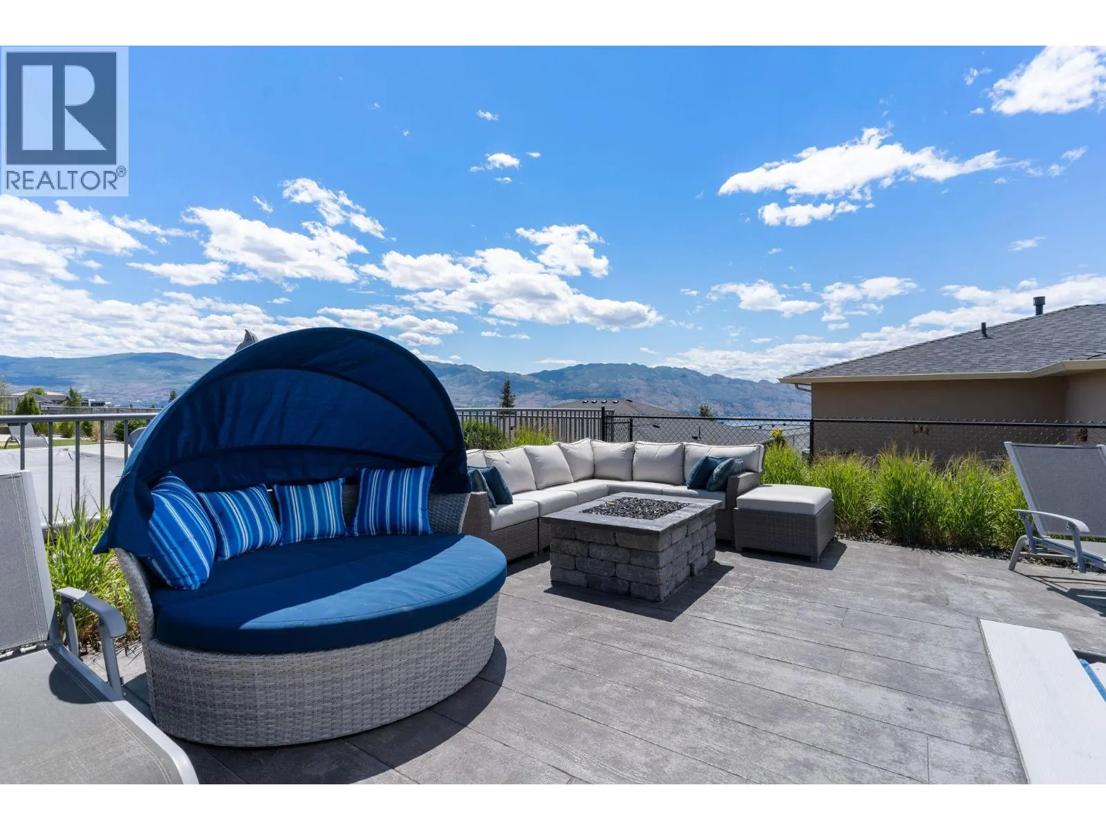 3350 Vineyard View Drive