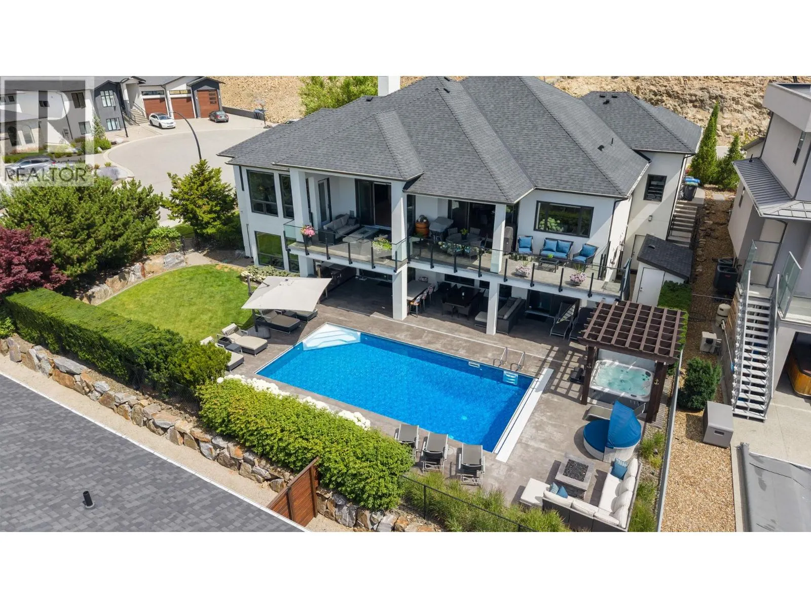 3350 Vineyard View Drive