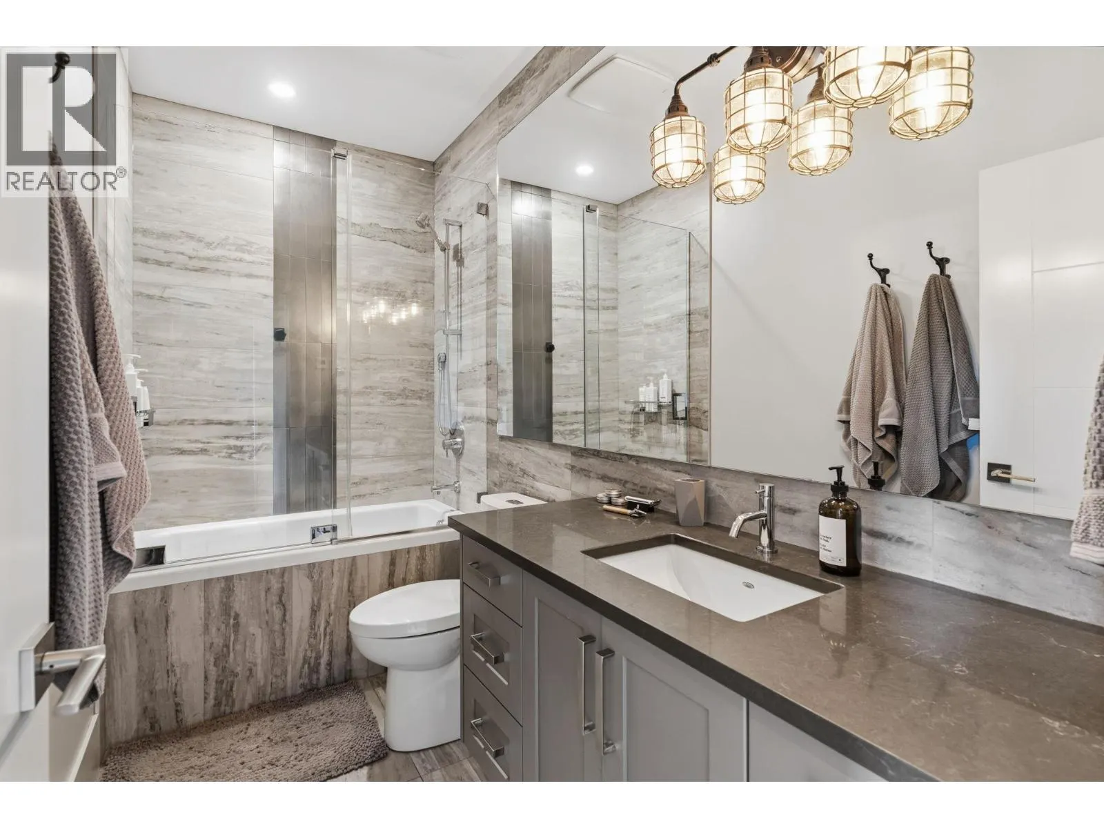3350 Vineyard View Drive