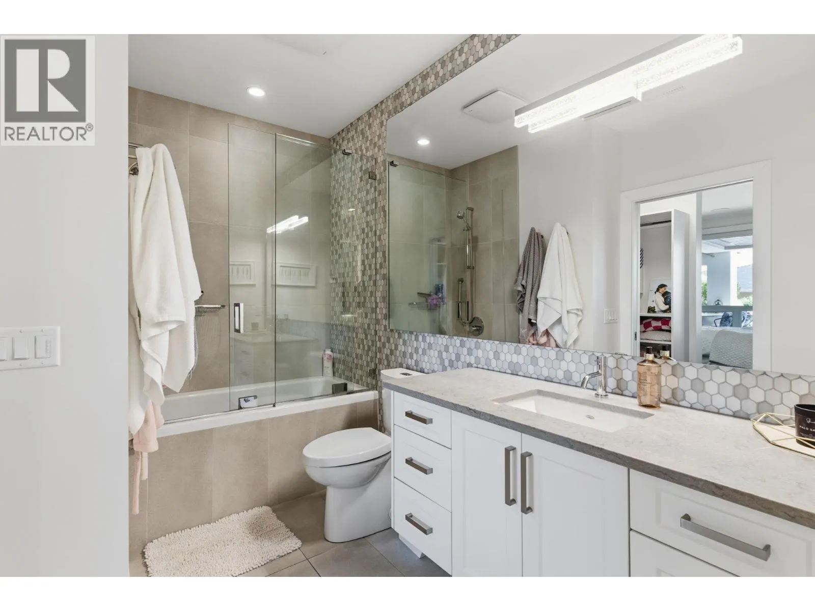 3350 Vineyard View Drive