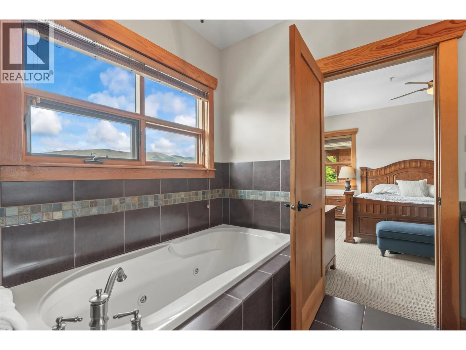 2479 Eagle Bay Road Unit# 16