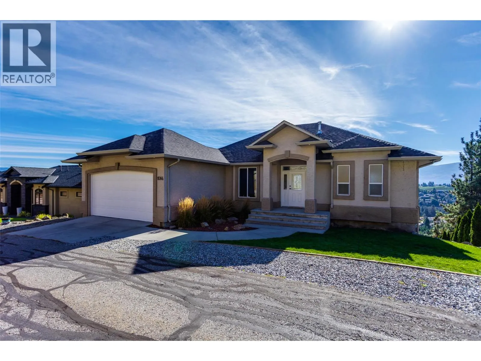 1084 Aurora Heights