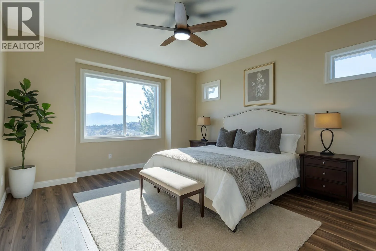 1084 Aurora Heights