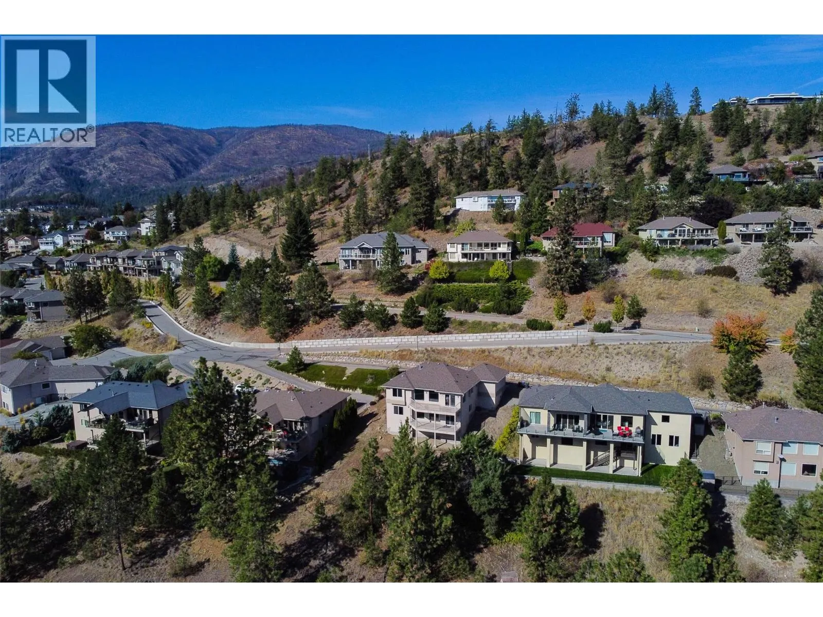 1084 Aurora Heights