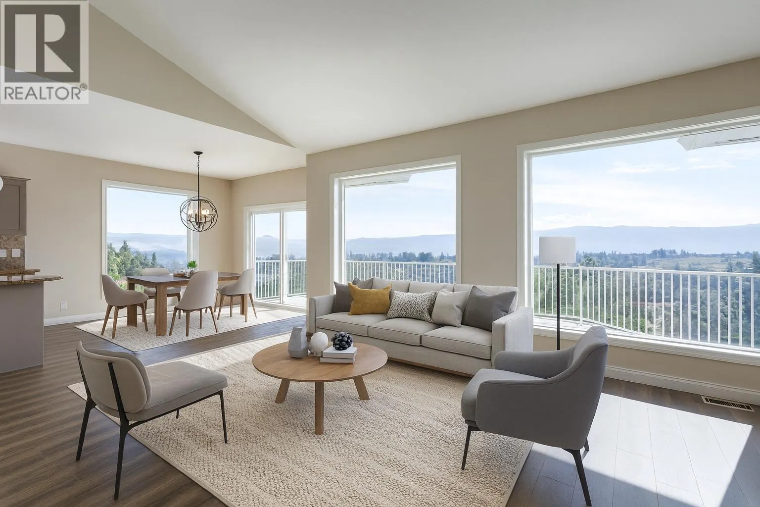1084 Aurora Heights