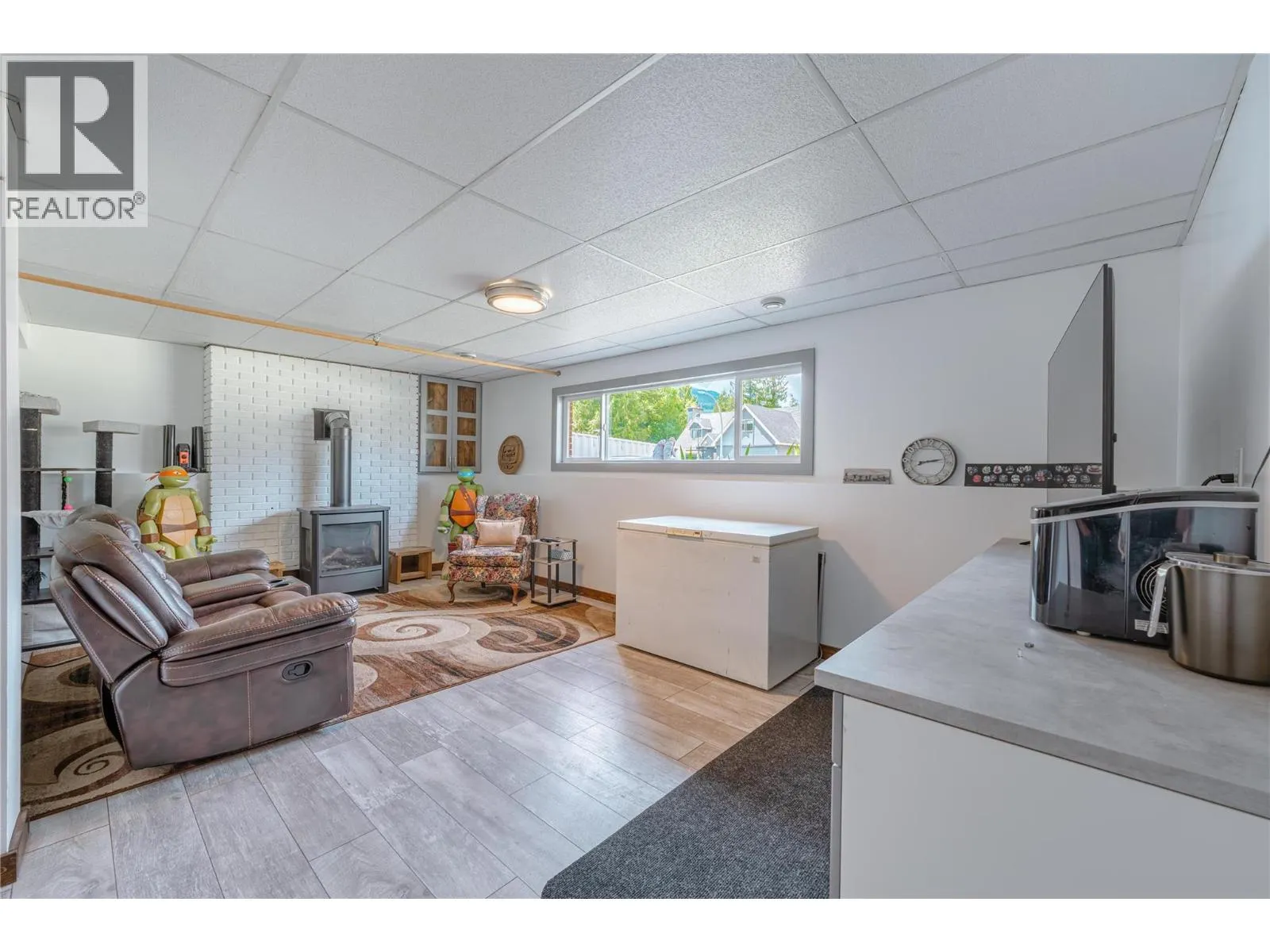 162 Pearkes Drive