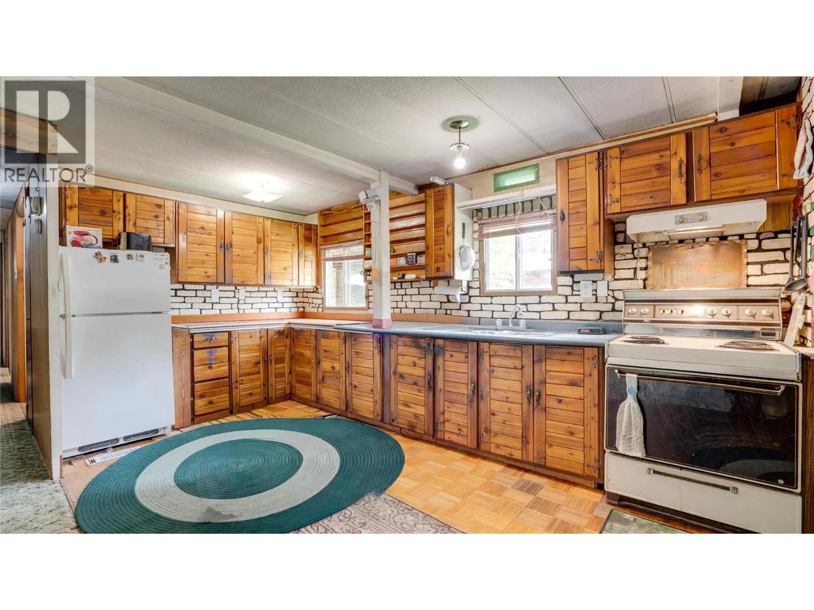 686 Powell Road