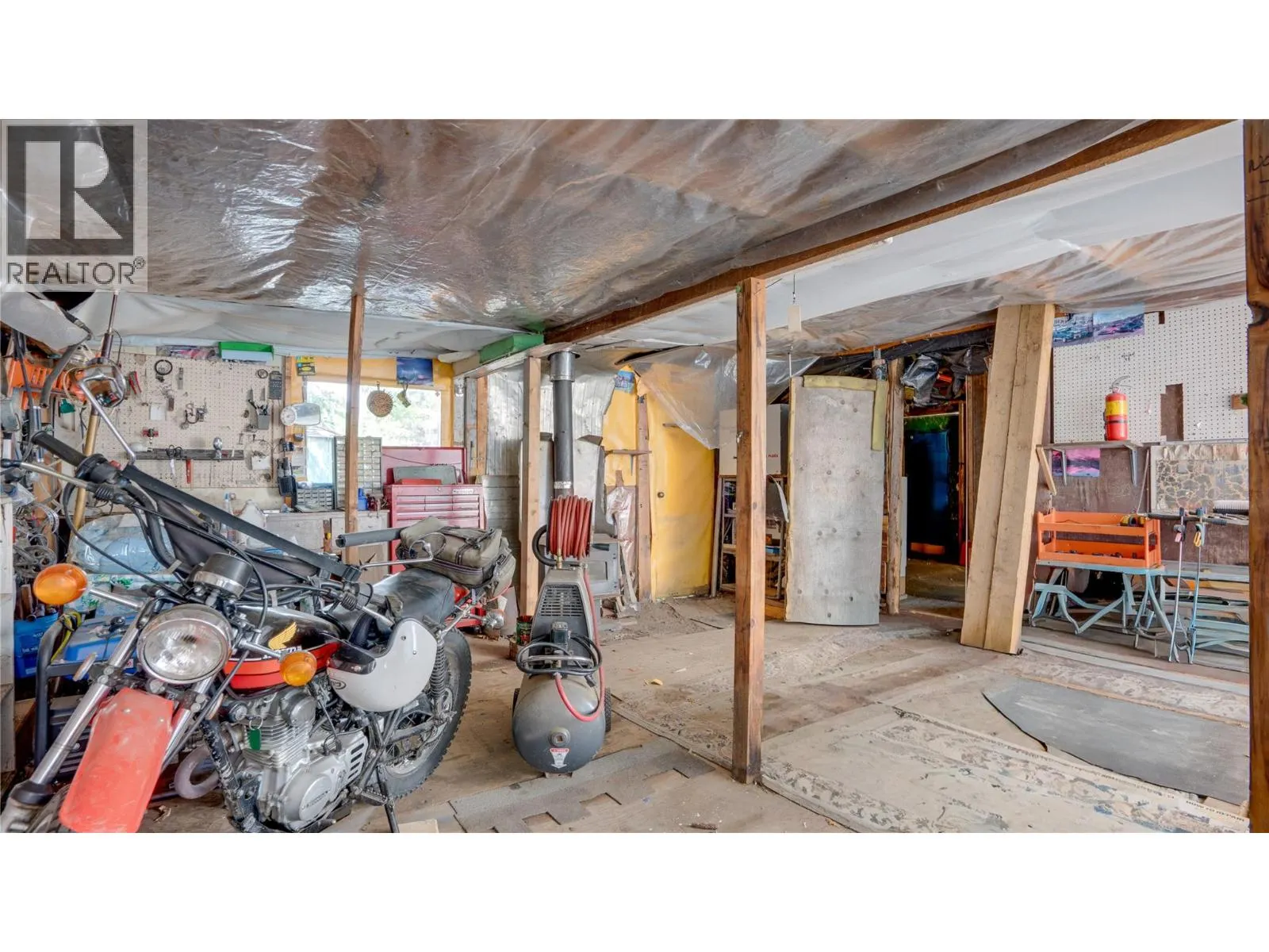 686 Powell Road