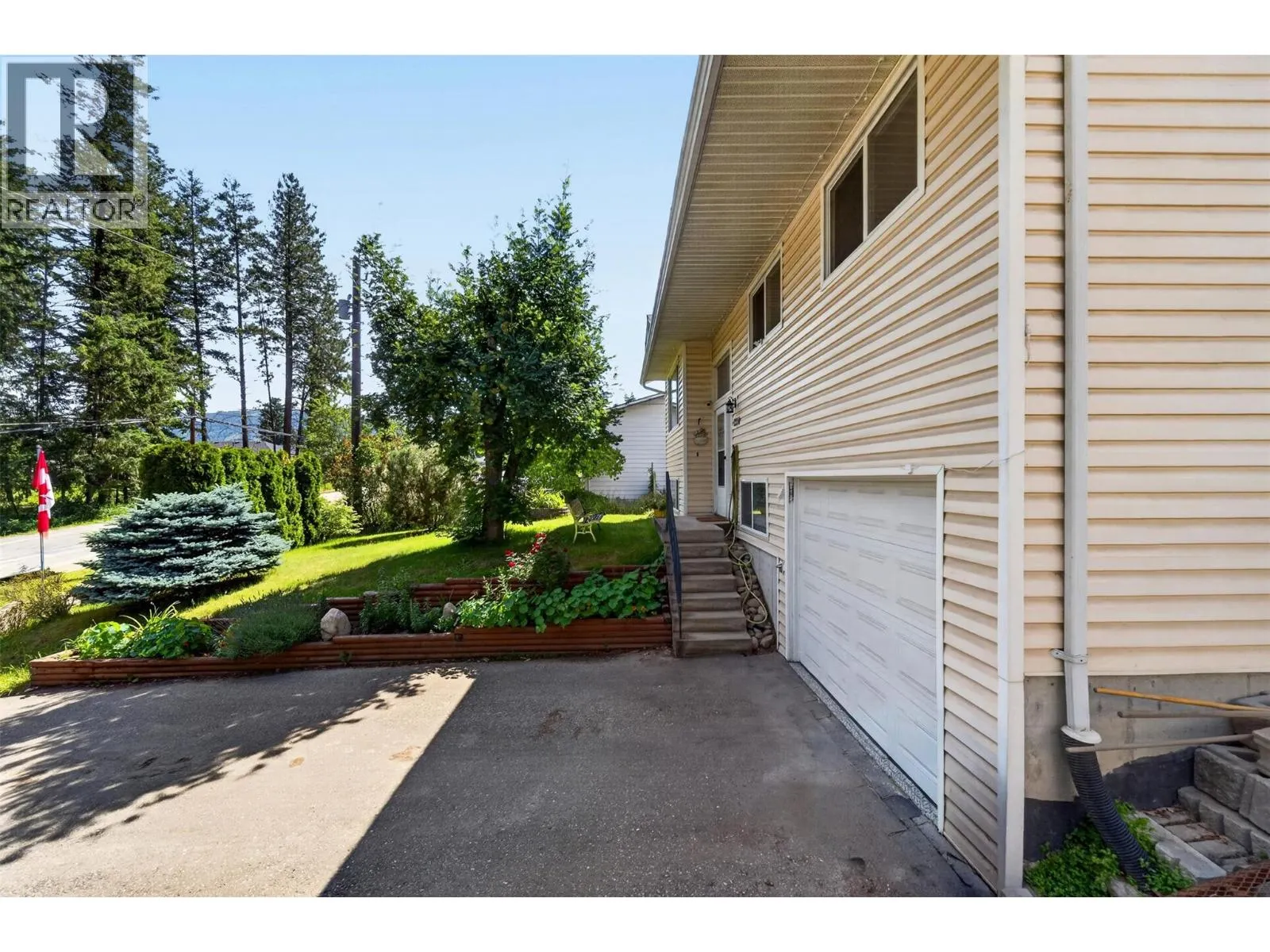 2250 Auto Road SE