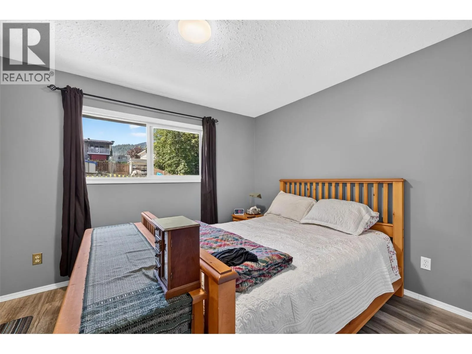 2250 Auto Road SE